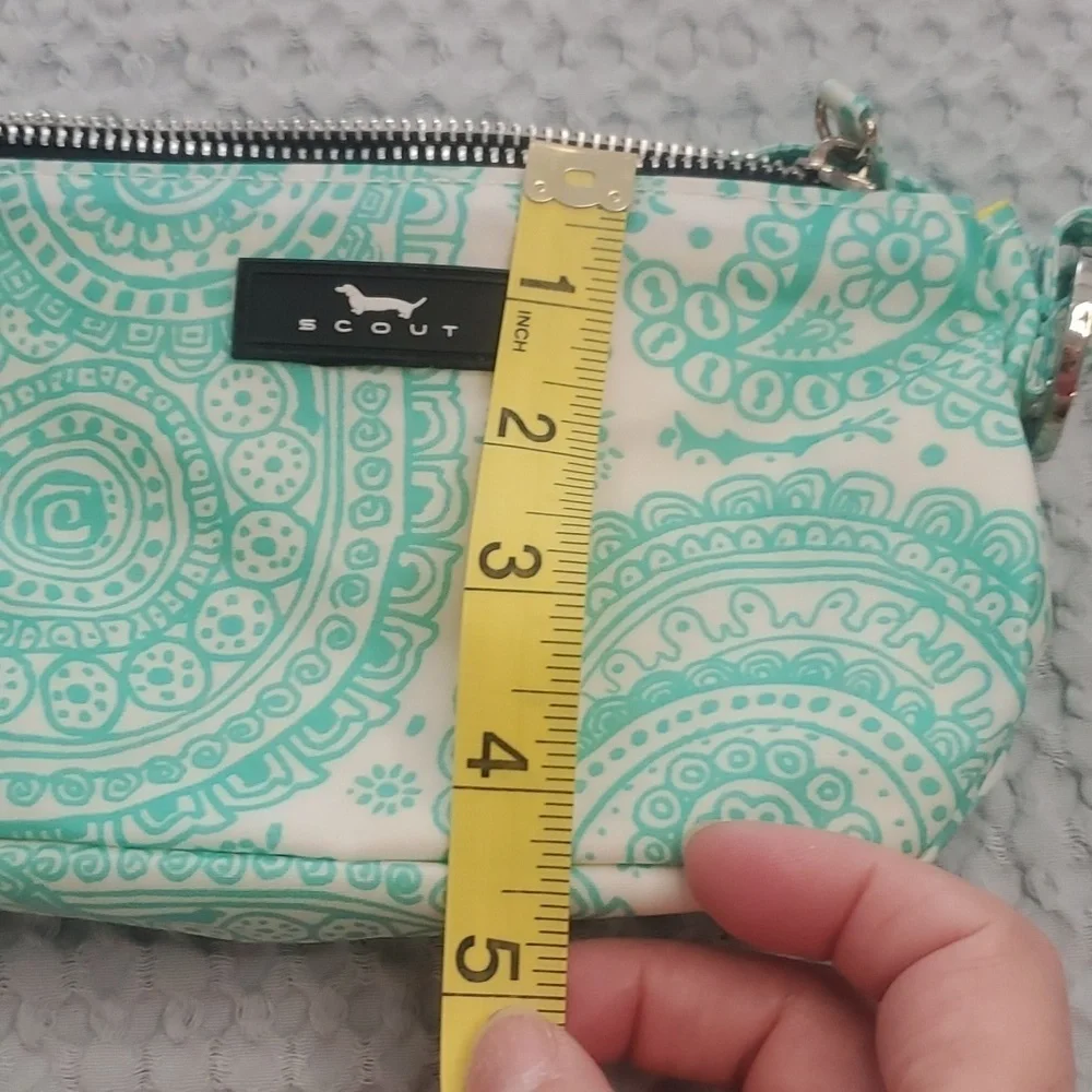 NWOT SCOUT wristlet (37)
